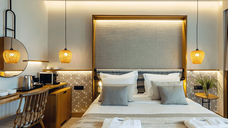 Deep Blue Suite with Sea View Spa Bath